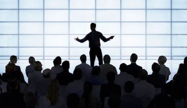 Menguasai Seni Public Speaking: Berbicara dengan Percaya Diri dan Memukau